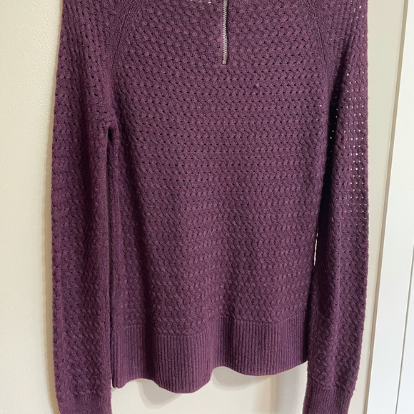 American Eagle Sweater - Picture 2 of 2